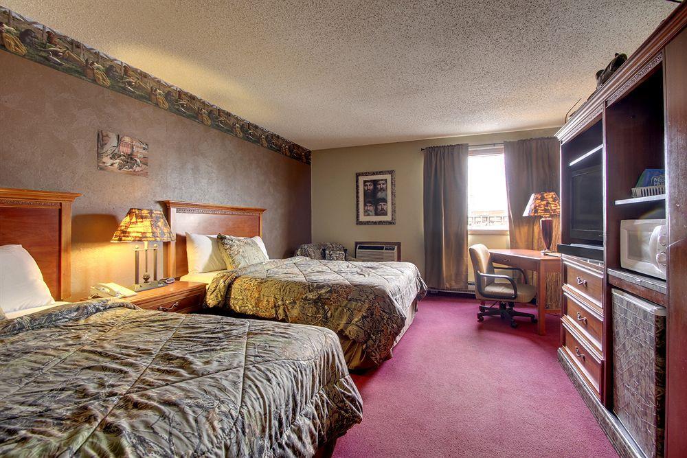 Eagle'S Nest Hotel & Conference Center Quincy Exterior photo
