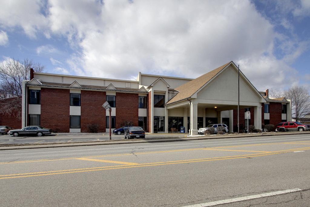 Eagle'S Nest Hotel & Conference Center Quincy Exterior photo