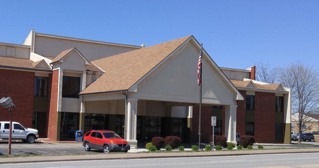 Eagle'S Nest Hotel & Conference Center Quincy Exterior photo